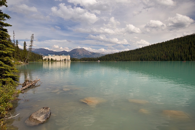 cestou k Moraine Lake