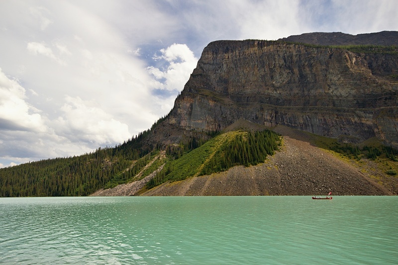 cestou k Moraine Lake